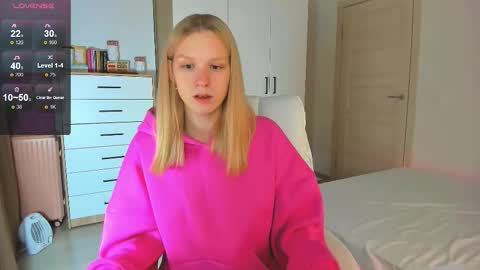 Snapshot of gentle_angel_melissa chatting on 12.01.25 Melissa online show from 12.01.25