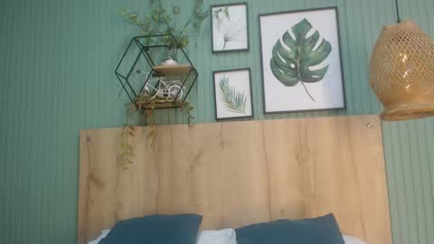 Snapshot of geo_jonnes25 chatting on 10.22.25 Geo J  online show from 10.22.25