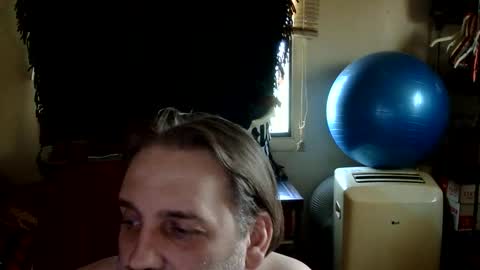Snapshot of geoffbmn chatting on 05.01.26 geoffbmn online show from 05.01.26