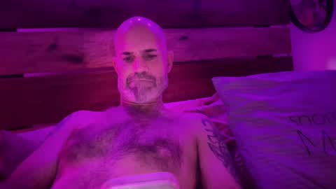 Snapshot of geomae chatting on 09.20.25 geomae online show from 09.20.25