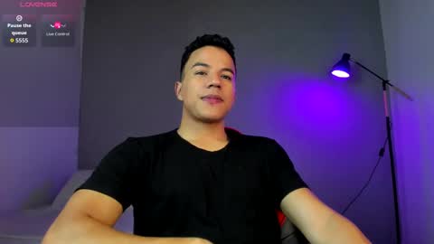 Snapshot of george_cams1 chatting on 10.08.25 Jorge online show from 10.08.25