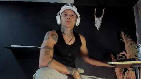 independent model online show from 03.19.26