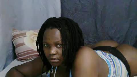 Snapshot of georgeous_kimberly chatting on 10.03.25 georgeous_kimberly online show from 10.03.25