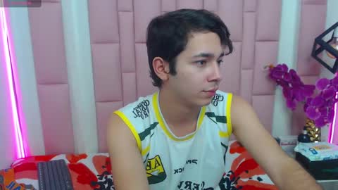 Snapshot of georgesmith_1 chatting on 12.17.24 GEORGE online show from 12.17.24