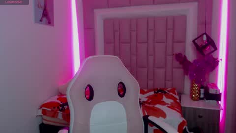 Snapshot of georgesmith_1 chatting on 12.18.24 GEORGE online show from 12.18.24