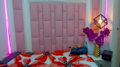 Snapshot of georgesmith_1 chatting on 12.22.24 GEORGE online show from 12.22.24