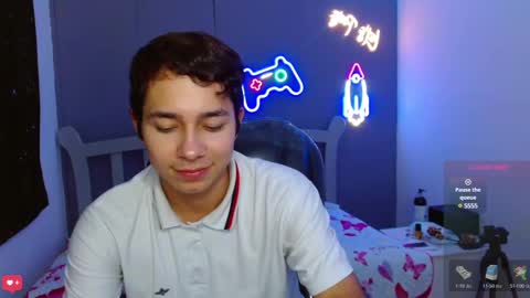 Snapshot of georgesmith_1 chatting on 12.28.24 GEORGE online show from 12.28.24