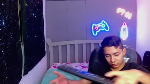 Snapshot of georgesmith_1 chatting on 12.30.24 GEORGE online show from 12.30.24