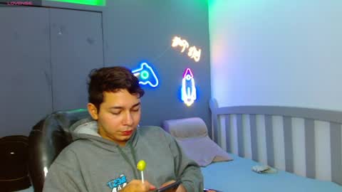 Snapshot of georgesmith_1 chatting on 01.30.25 GEORGE online show from 01.30.25