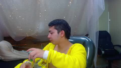 Snapshot of georgesmith_1 chatting on 02.03.25 GEORGE online show from 02.03.25