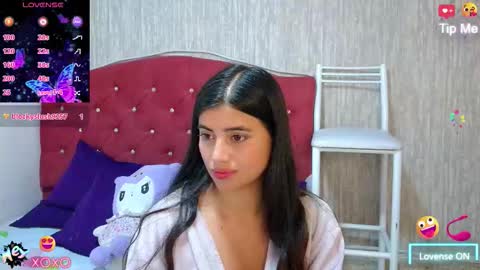 Snapshot of georgia_oli chatting on 10.08.25 georgia_oli online show from 10.08.25