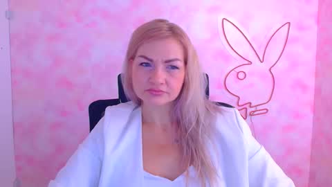 Snapshot of georgianight chatting on 12.20.25 Georgia online show from 12.20.25