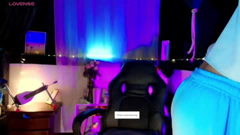 Snapshot of georgina_moschino chatting on 06.17.26 georgina_moschino online show from 06.17.26