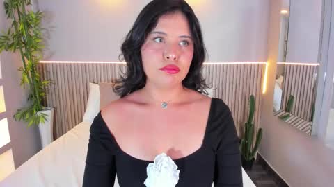 Snapshot of georginareyes chatting on 09.15.25 GeorginaReyes online show from 09.15.25