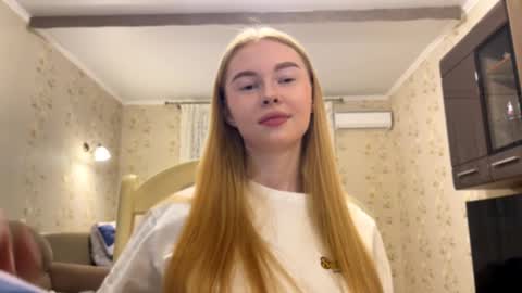 Snapshot of gerishingleton chatting on 09.25.25 Amelia online show from 09.25.25