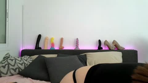 Snapshot of germangirl1996 chatting on 02.03.25 Nadine online show from 02.03.25