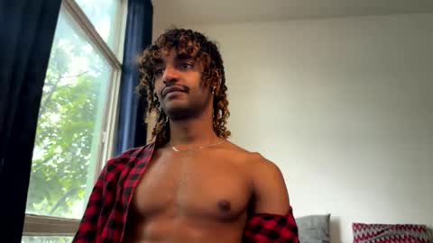 Snapshot of gerson229 chatting on 10.27.25 gerson229 online show from 10.27.25