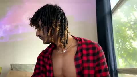 Snapshot of gerson229 chatting on 10.28.25 gerson229 online show from 10.28.25