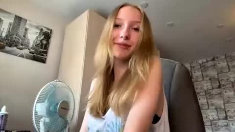 Sophie online show from 07.10.26