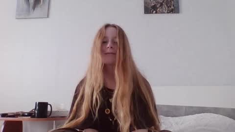 Snapshot of gertrudisturbe chatting on 04.05.26 Kate online show from 04.05.26