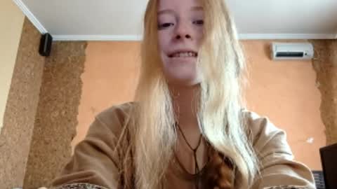 Snapshot of gertrudisturbe chatting on 04.28.26 Kate online show from 04.28.26