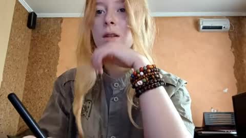 Snapshot of gertrudisturbe chatting on 05.04.26 Kate online show from 05.04.26