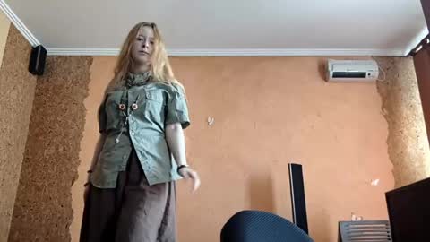 Snapshot of gertrudisturbe chatting on 05.20.26 Kate online show from 05.20.26