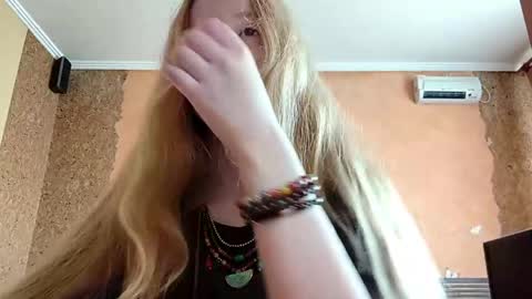 Snapshot of gertrudisturbe chatting on 05.30.26 Kate online show from 05.30.26