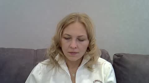 Snapshot of gessy_vellian8 chatting on 10.24.25 gessy_vellian8 online show from 10.24.25