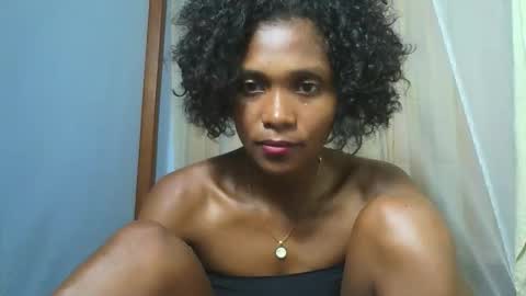 gggloria online show from 11.25.25