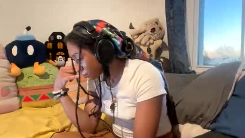 ghastgirlt_t online show from 10.30.25