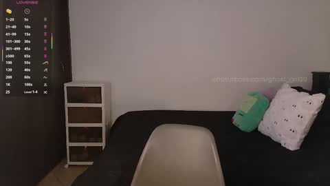 Im Jenn Next stream Monday - start -5 GMT online show from 10.13.25