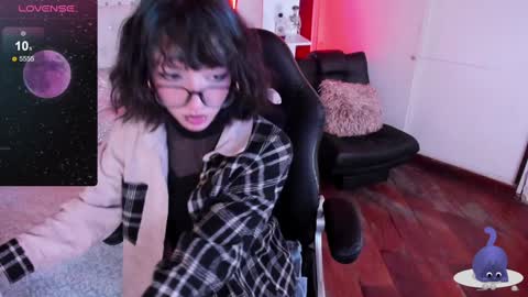Snapshot of ghosty_doll chatting on 12.10.24 Allison online show from 12.10.24