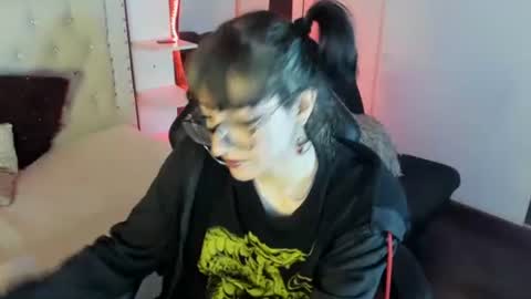 Snapshot of ghosty_doll chatting on 02.08.25 Allison online show from 02.08.25