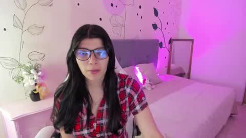 Snapshot of gia_brawn chatting on 10.23.25 Gia online show from 10.23.25