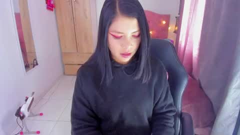 Snapshot of gia_contii chatting on 12.30.24 giaaaa online show from 12.30.24