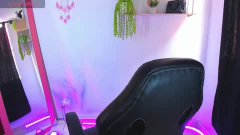Snapshot of gia_contii chatting on 09.09.25 giaaaa online show from 09.09.25