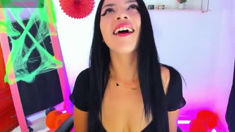 Snapshot of gia_contii chatting on 10.11.25 giaaaa   online show from 10.11.25