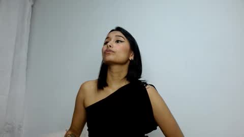 Gia Lee online show from 09.25.25