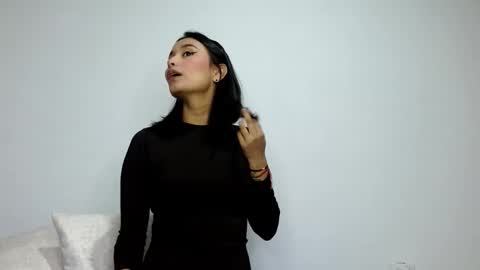 Gia Lee online show from 09.27.25