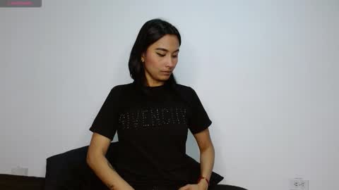 Gia Lee online show from 10.19.25