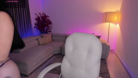Snapshot of gia_lowry chatting on 12.18.24 Gia lowry online show from 12.18.24