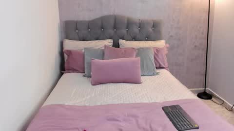 Gia online show from 12.15.25