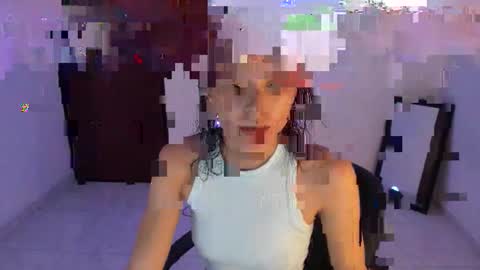 GIA WHITE Independet  online show from 12.17.25