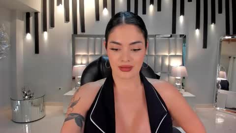 Gia Ferrera online show from 12.22.25