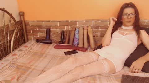 Snapshot of gianina_cd chatting on 01.18.25 Gianina online show from 01.18.25