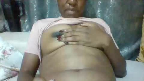 Snapshot of gianna98 chatting on 11.14.25 gianna98 online show from 11.14.25