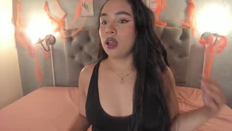 Snapshot of giannaslimjb chatting on 10.29.25 giannaslimjb online show from 10.29.25