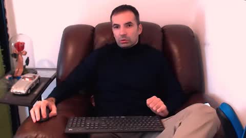 Snapshot of gianni_lion chatting on 12.16.24 Gianni online show from 12.16.24
