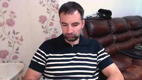 Snapshot of gianni_lion chatting on 10.31.25 Gianni online show from 10.31.25